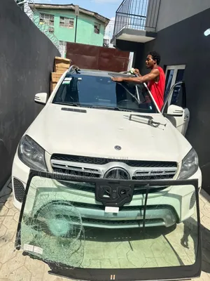 We Give You the Best Services in All Windscreen Glass