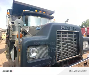 Mack R-Model Tippa 24 Valve Black Color 12 Tires