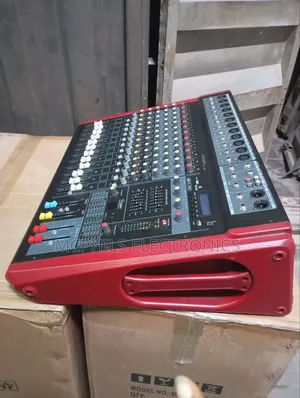 Lyric Sound 2500w Powered Mixer Console