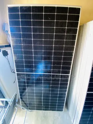 650watts 144cells Original Canadian Half-Cut Solar Panels