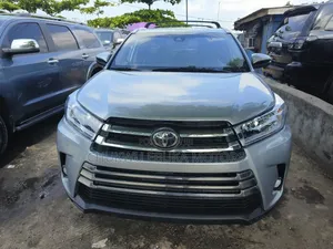 Toyota Highlander Limited 4x4 V6 (3.5L 6cyl 8A) 2018 Silver