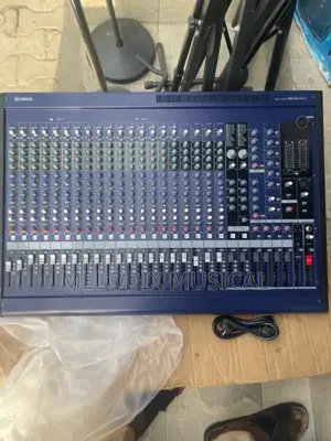 Yamaha Mg24 Mixer Console