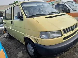 Volkswagen Transporter 2005 Yellow