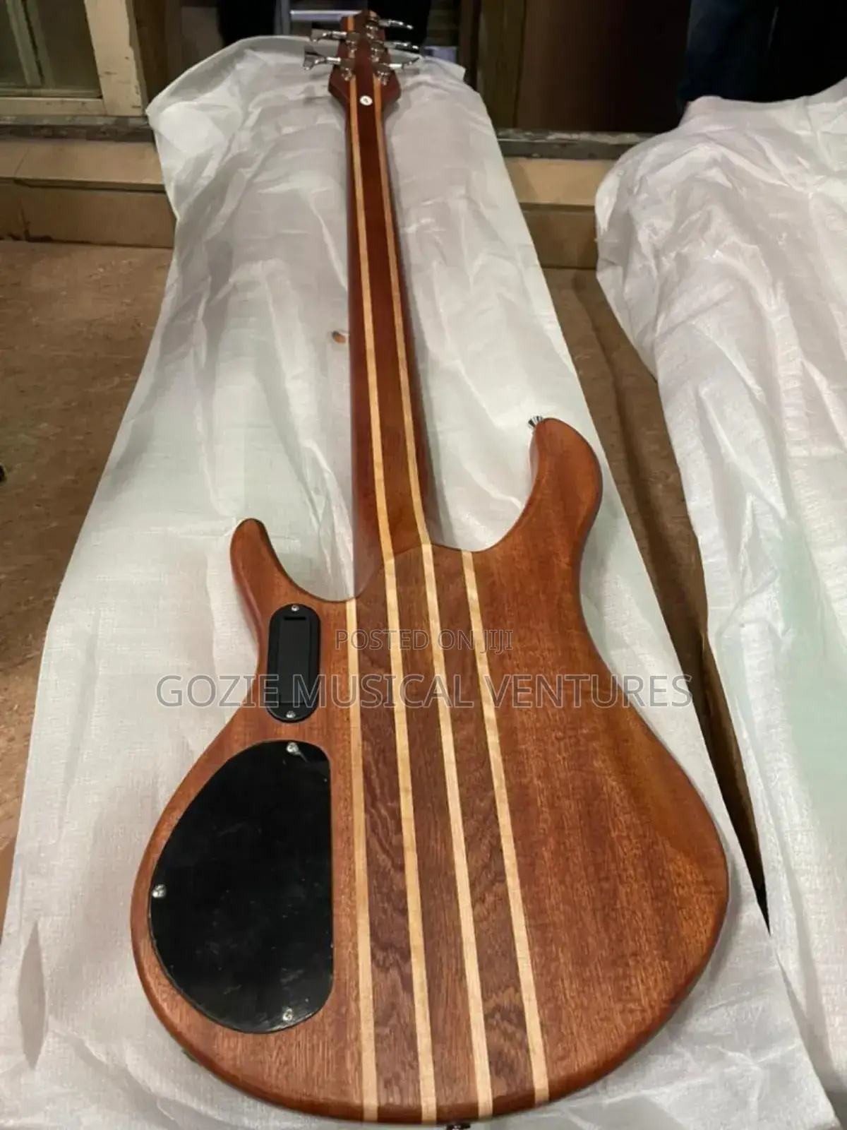 Simger Active Bass Guitar 