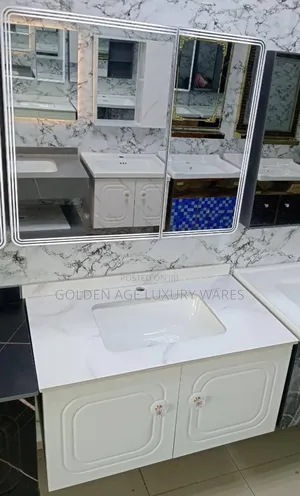 White Single Cabinet Basin With Mirror Hb110