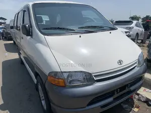 Toyota Grand HiAce 2005 White