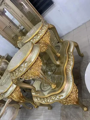 Luxury and Classic Royal Center Table With Stools