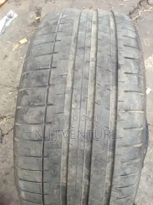 225 50 R18 Mich Tyre