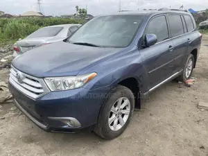 Toyota Highlander 2.7L 2WD 2013 Blue