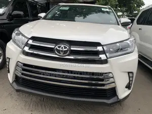 Toyota Highlander Limited 4dr SUV (3.5L 6cyl 6A) 2015 White
