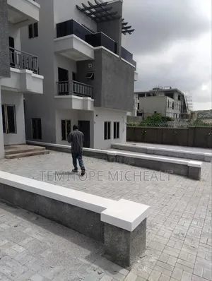 4bdrm Duplex in Gusape Close To Nnpc, Guzape District for sale