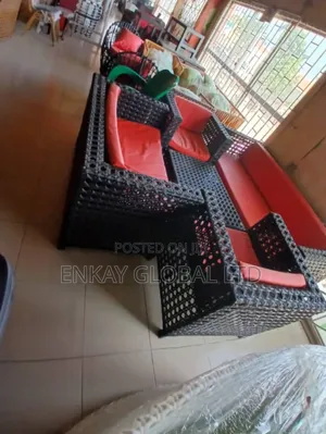 Befitting Set of Table and Chairs for Restaurant