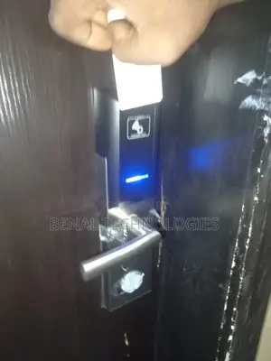 Open-Source Hotel Card­Lock System