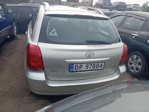 Toyota Avensis 1.8 Executive 2005 Silver