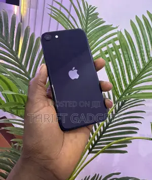 Apple iPhone SE (2022) 64 GB Black