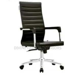 Highback Swivel Office Chair