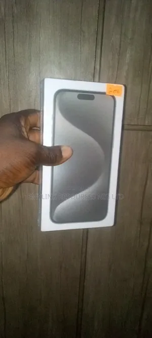 New Apple iPhone 15 Pro Max 256 GB Black