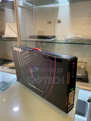 New Laptop MSI Raider GE68HX 13VI-202US 32GB Intel Core i9 SSD 1T