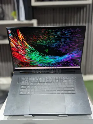 Laptop Razer Blade Advanced 32GB Intel Core I9 SSD 1T