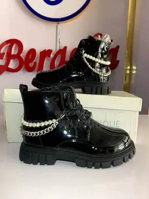 Balance Confirm Girl Boots