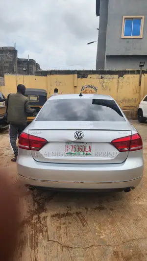 Volkswagen Passat 2013 Silver