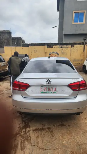 Volkswagen Passat 2013 Silver