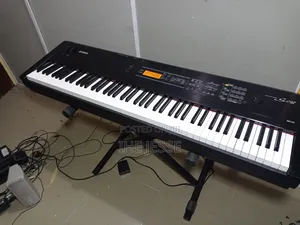 Yamaha S08 Synthesizer Keyboard (Motif Architecture)
