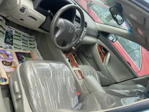Toyota Camry XLE V6 4dr Sedan (3.5L 6cyl 6A) 2011 Green