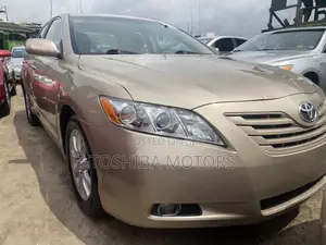 Toyota Camry LE 4dr Sedan (2.4L 4cyl 5A) 2009 Gold