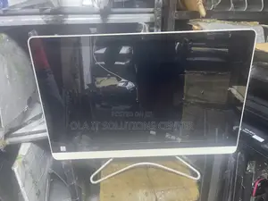 Desktop Computer HP AiO 24 8GB Intel Core I5 SSD 256GB