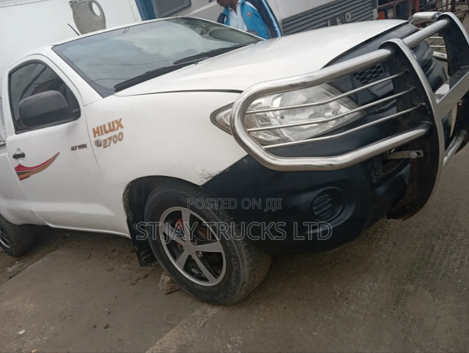 Toyota HiAce 2012 White