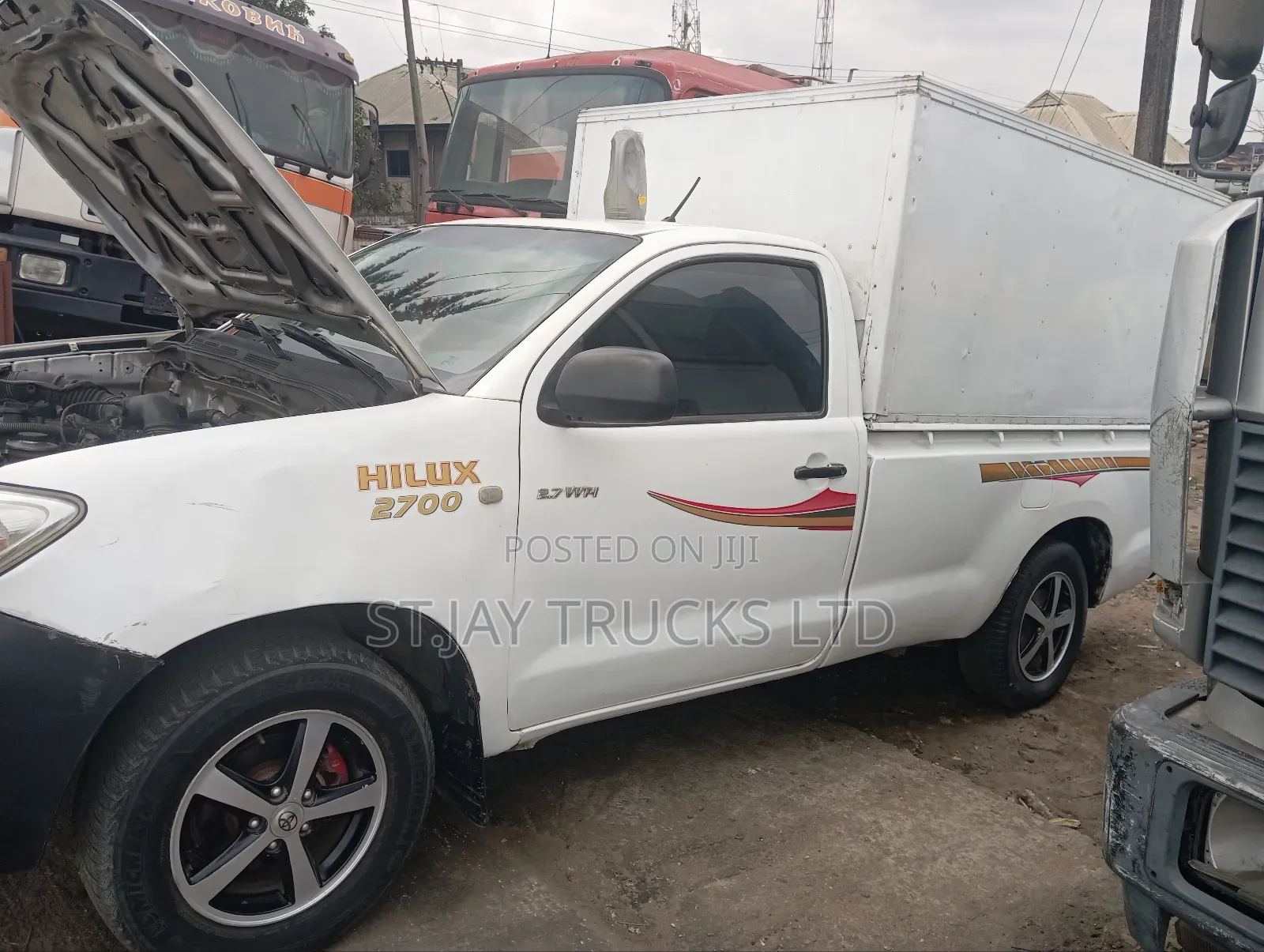 Toyota HiAce 2012 White