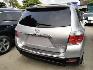 Toyota Highlander 3.5L 4WD 2013 Silver