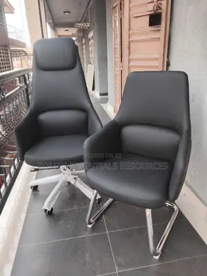 Super Quality Imported Swivel Chair And Matching Guest Chair
