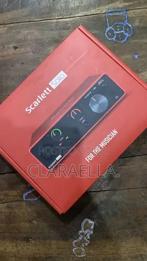 A Focusrite Scarlett Solo 4th Generation Usb-C Audio Interfa