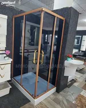 90×90 Cubicle Square With Gold Frame Design