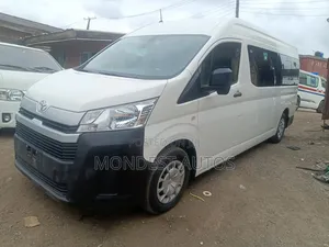 Toyota Grand HiAce 2020 White