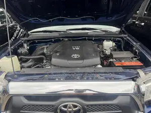 Toyota Tacoma V6 4dr Double Cab 4WD 6.1 ft. SB (4.0L 6cyl 5A) 2014 Blue