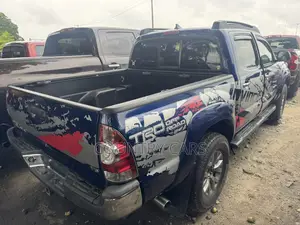 Toyota Tacoma V6 4dr Double Cab 4WD 6.1 ft. SB (4.0L 6cyl 5A) 2014 Blue