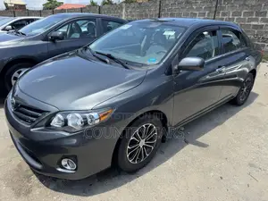 Toyota Corolla LE 4dr Sedan (1.8L 4cyl 4A) 2010 Gray