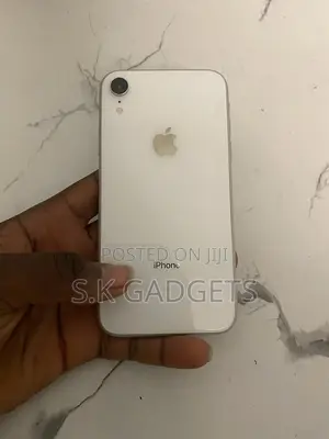 Apple iPhone XR 64 GB White