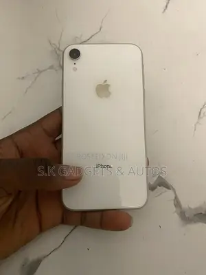 Apple iPhone XR 64 GB White