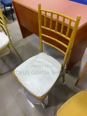 Chiavari Chair With Foam/Sit Pad