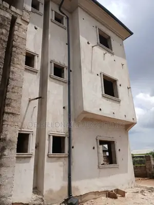 3bdrm Block of Flats in Owerri for sale