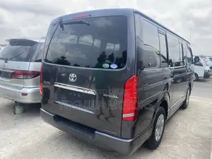 Toyota HiAce 2015 Black