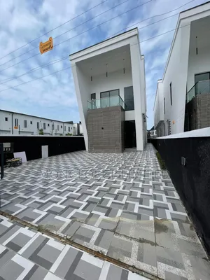 5bdrm Duplex in Chevron for sale