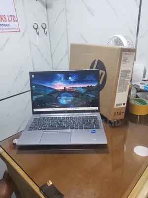 Laptop HP ZBook Firefly G8 16GB Intel Core I7 SSD 512GB