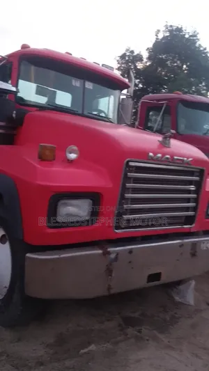 Mack Truck Tractor Head