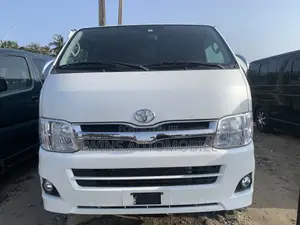 Toyota HiAce 2013 White