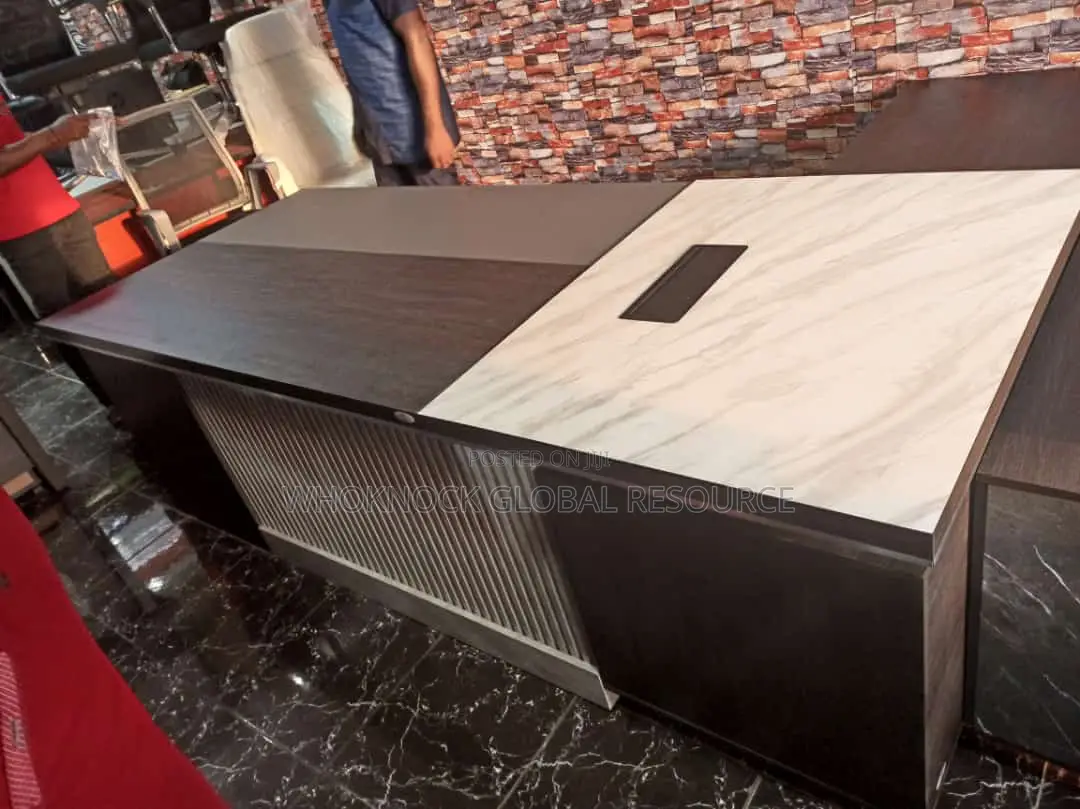 Executive Table A83020